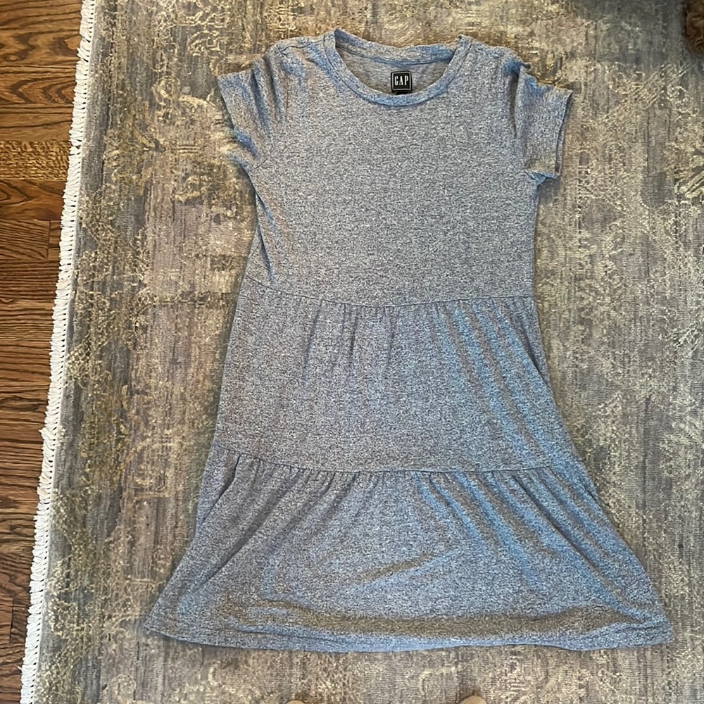 Gap XS- lightweight, easy to throw on summer dress!